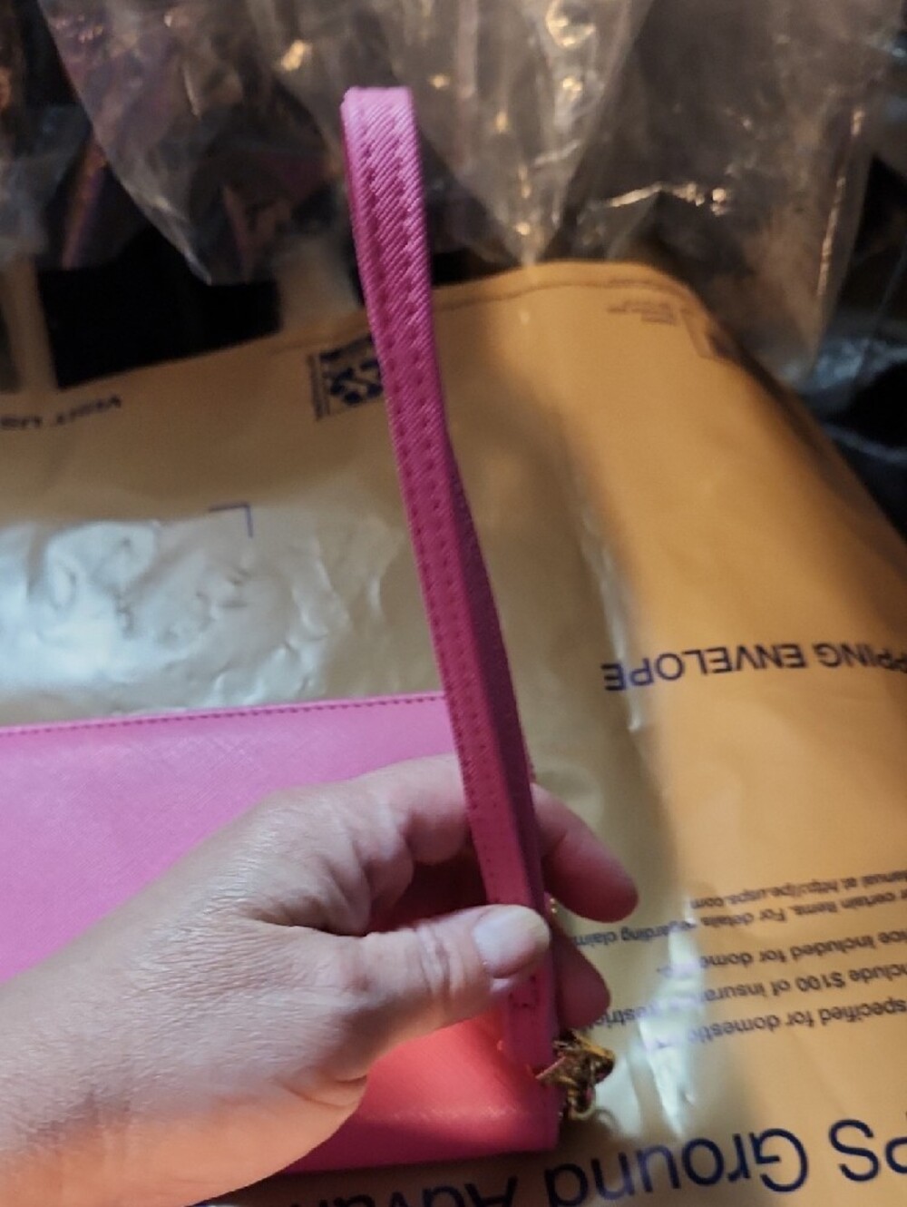 Nwot Steve Madden Pink Wristlet Wallet with Gold Accent - Picture 4 of 9